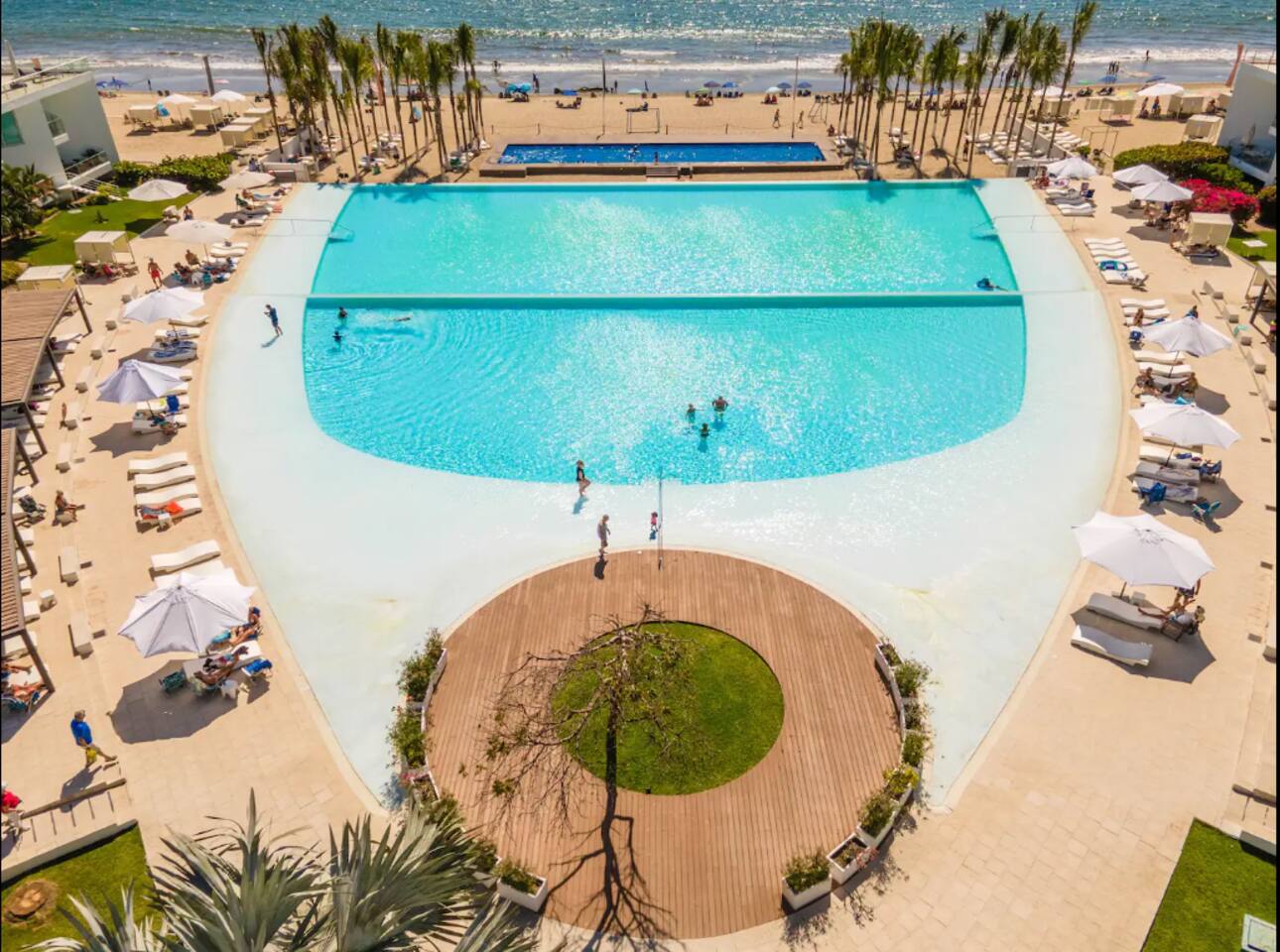 Beach Front Aria Ocean 2 Bedroom 2 Bathroom