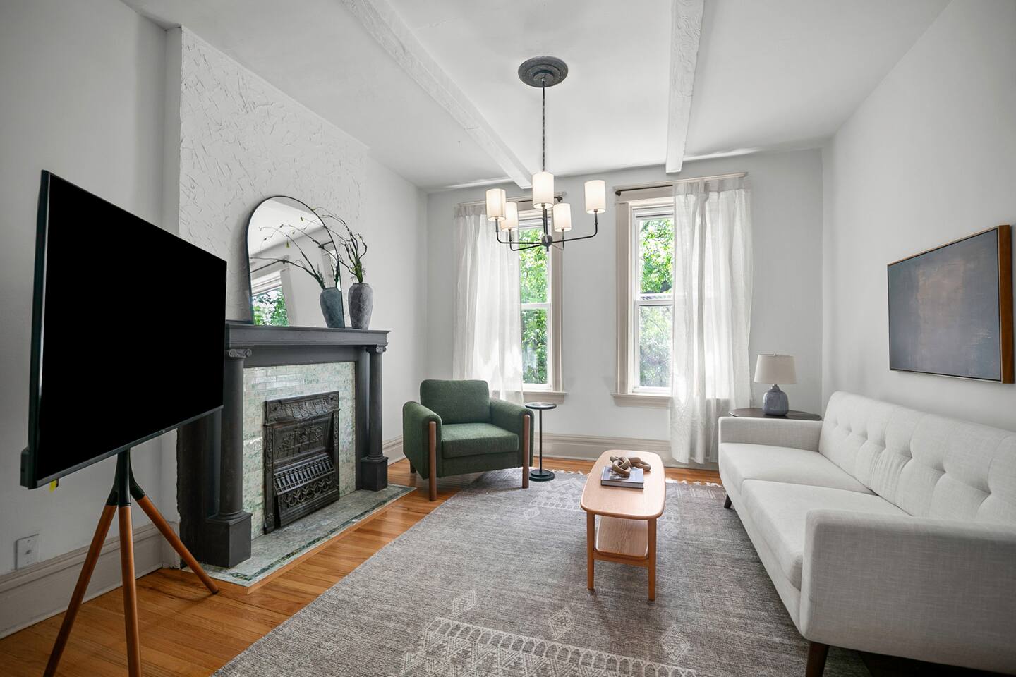 Modern St. Louis 2BR Escape - Apartment