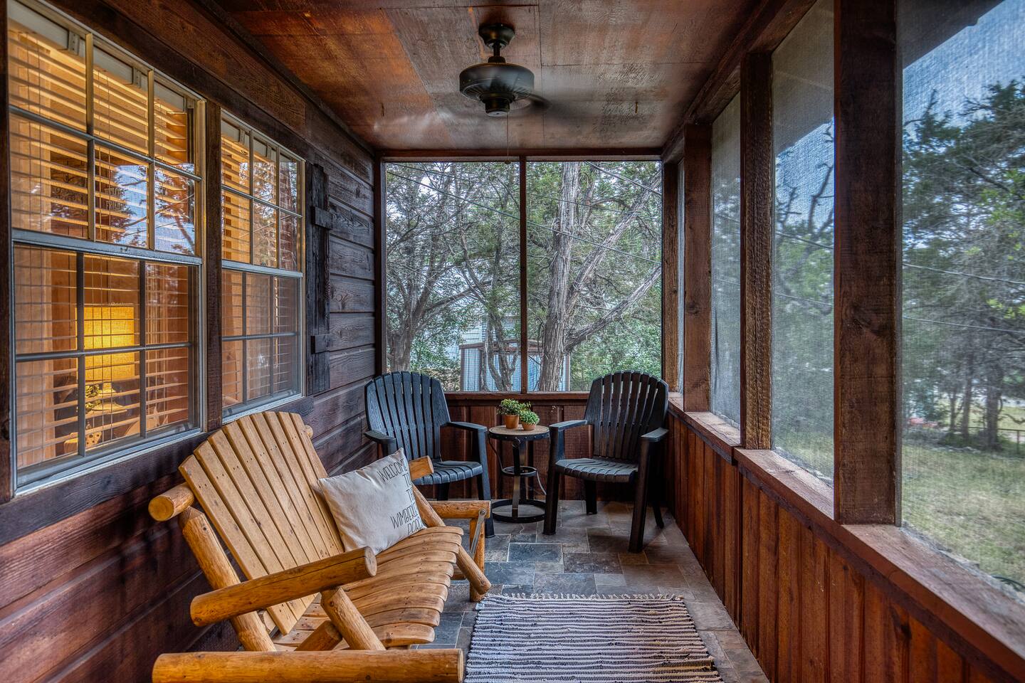 Charming 3-bedroom cabin with WiFi AC by Wimberley