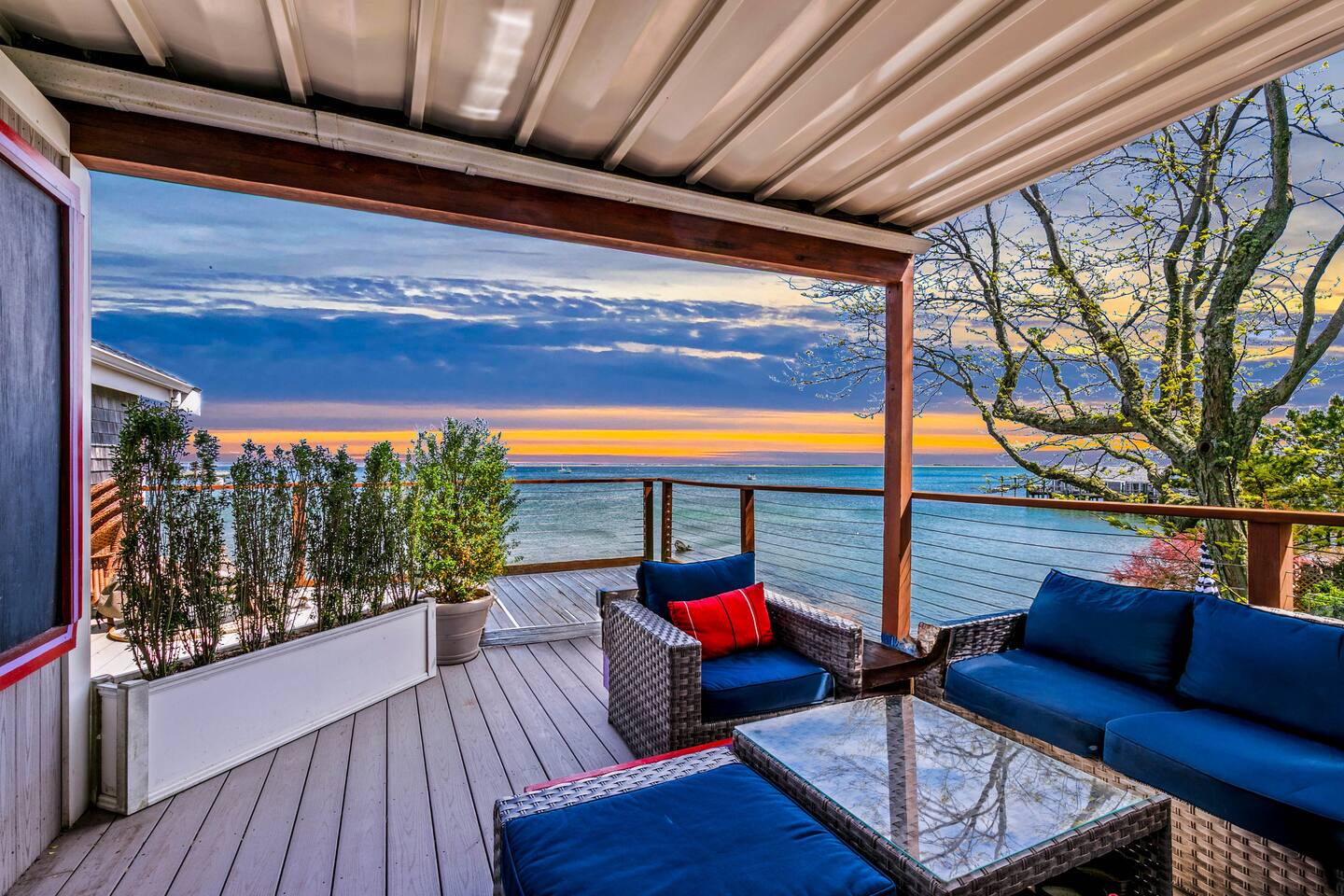 Stunning West End Waterfront Views w/ Parking