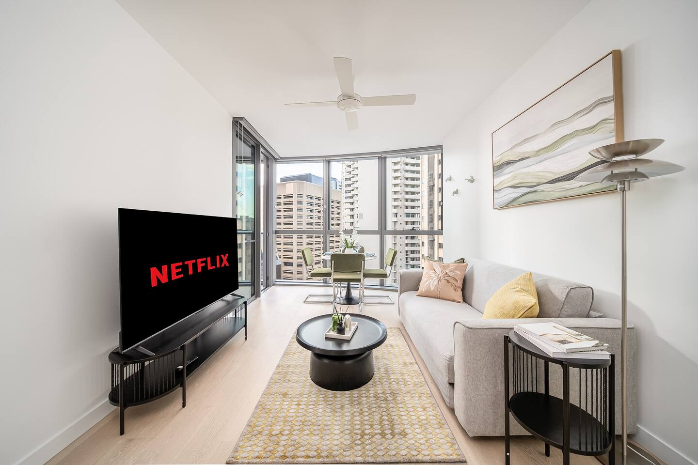 Skyscraper Cinema  - Dream a thousand city lights - Apartment