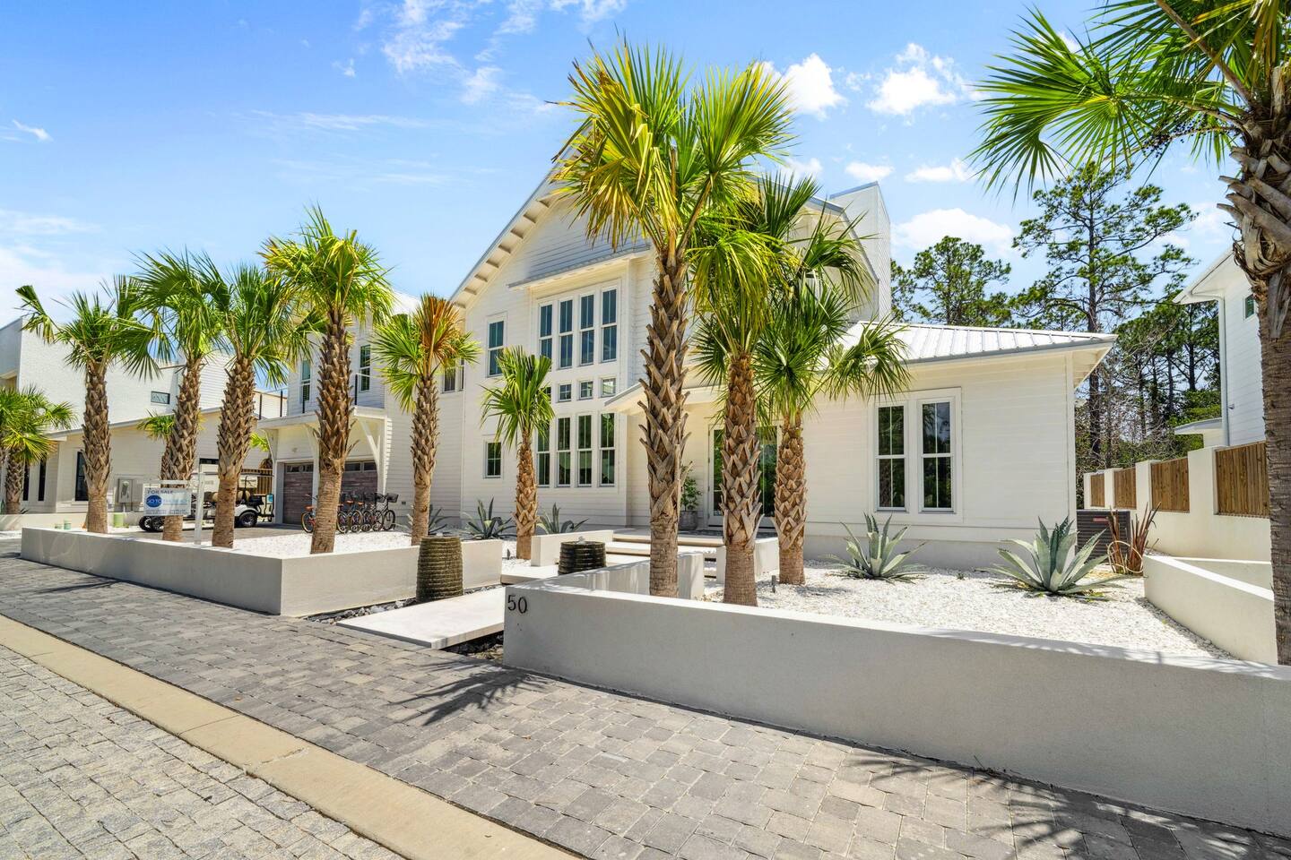 Pets! Private Pool! Walk to Beach! Bikes and LSV
