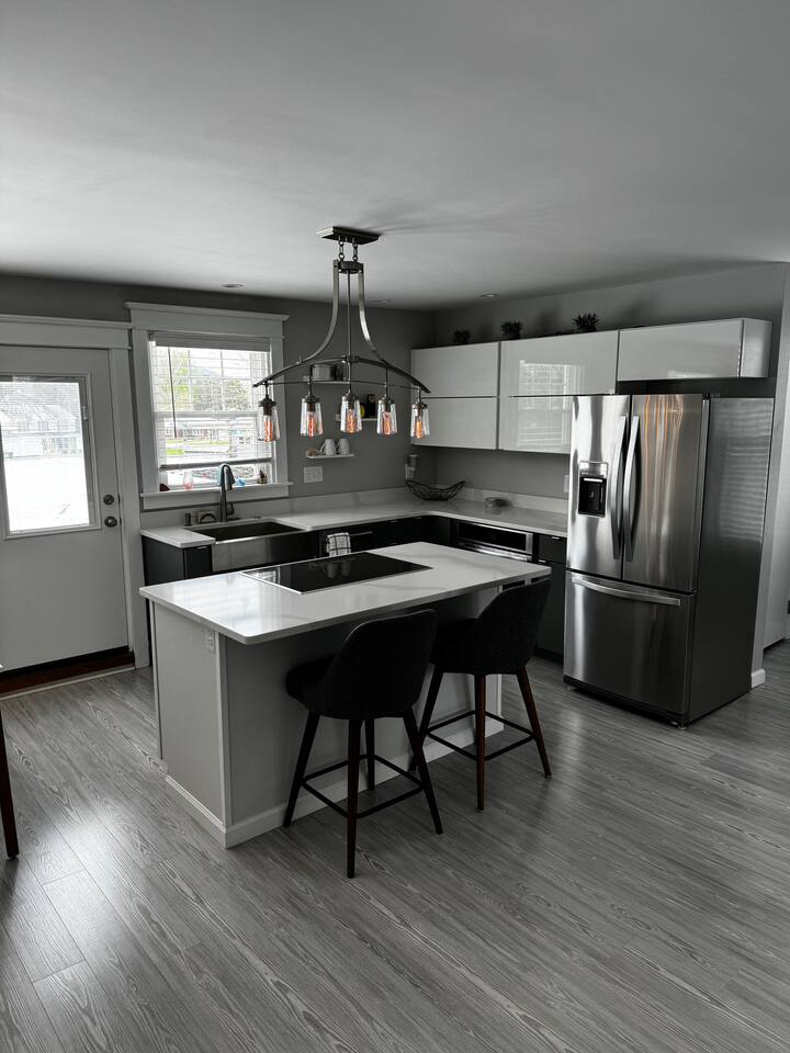 Stylish 1BR Reading | Soaking Tub + Smart Entry