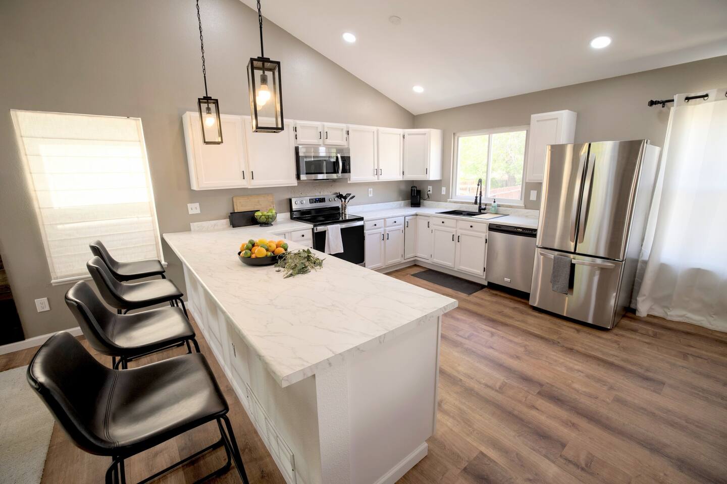 Pet Friendly Mtn Getaway Ping Pong Table King Bed