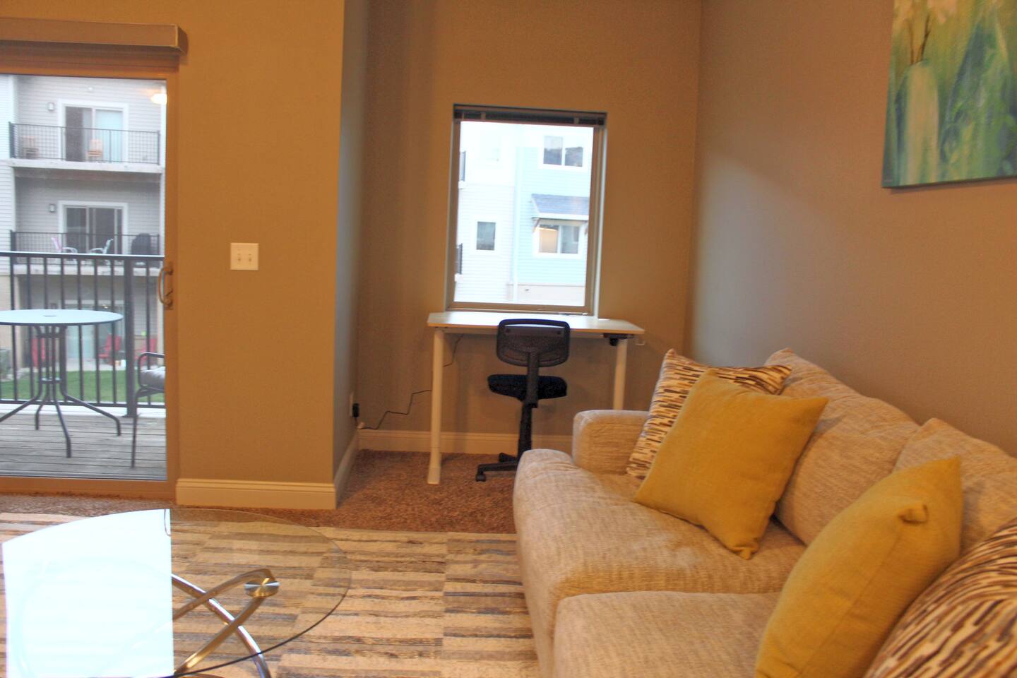 1-Bed/1-Bath near Jordan Creek!