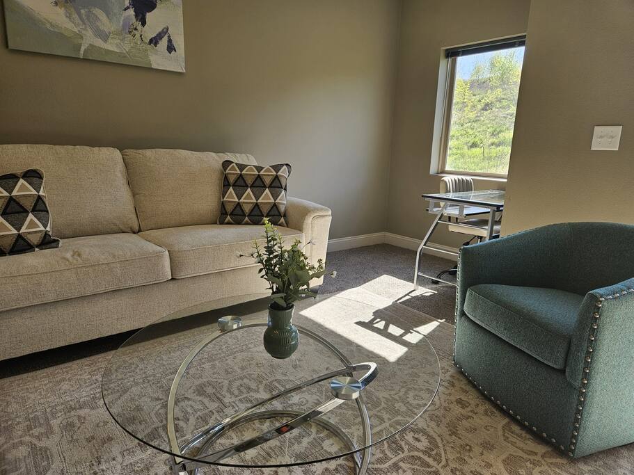 1-bed by Jordan Creek & Top Golf