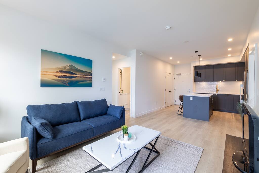 Brand New Luxury 2 Bedroom Surrey/White Rock