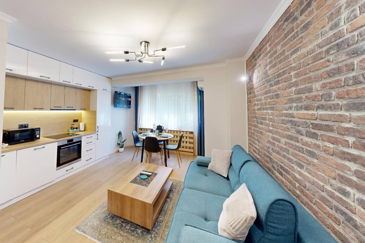 Апартамент в топ център София 5 Corners