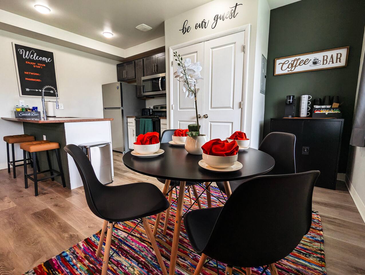 Midtown 1BR w/ Free Parking, Near DTWN, 100MB WIFI