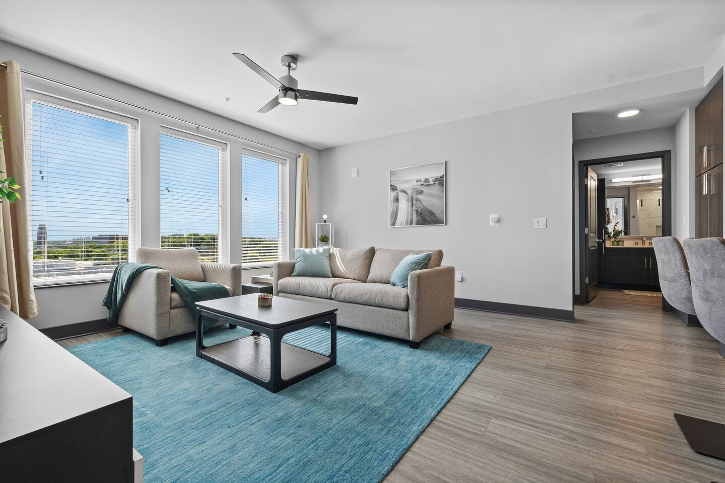 City-view 2BR near Broadway w/ pool table