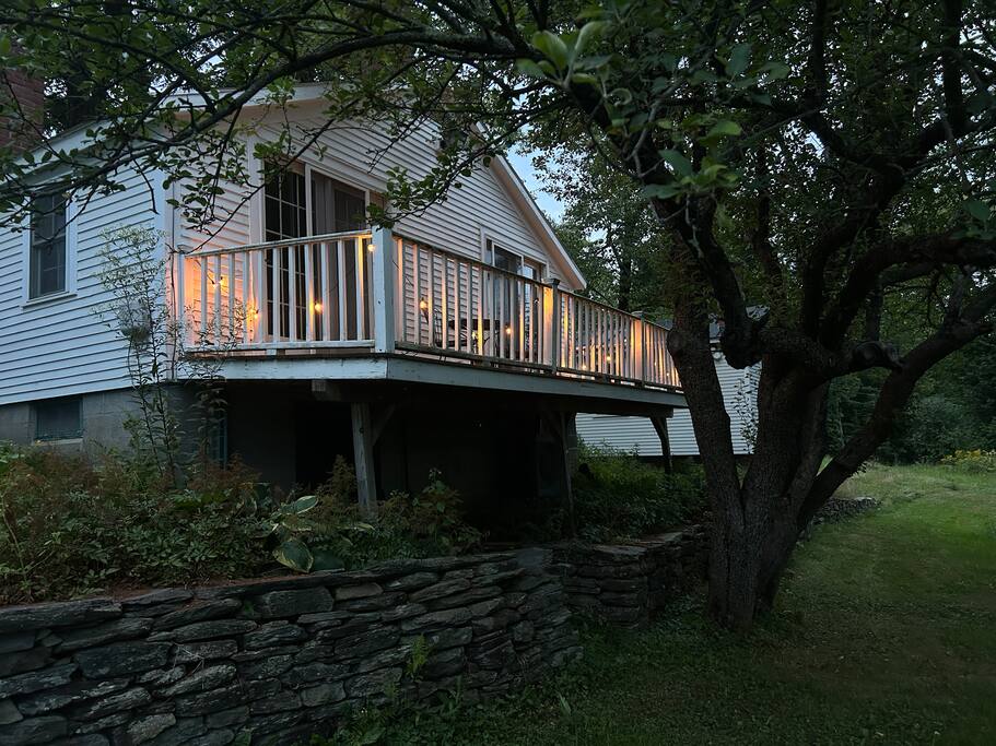Countryside Cottage with Private Deck