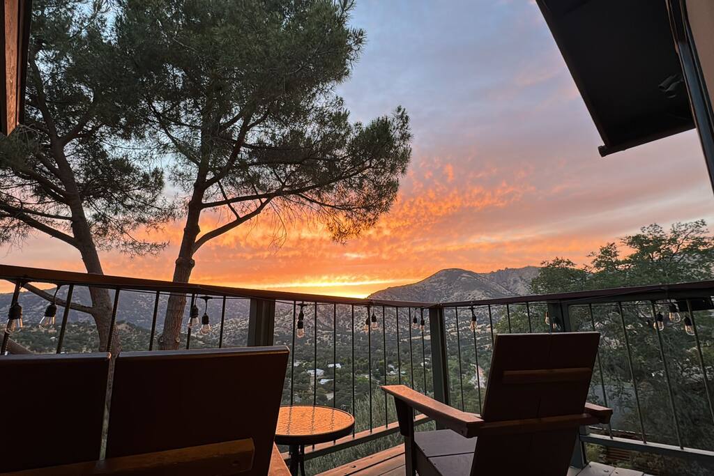 Sequoia Escape • Scenic Views • Hot Tub • EV