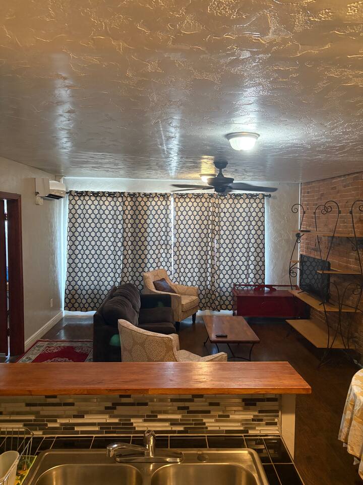 Ione Hideaway 1-Bed Fl 2 Apt