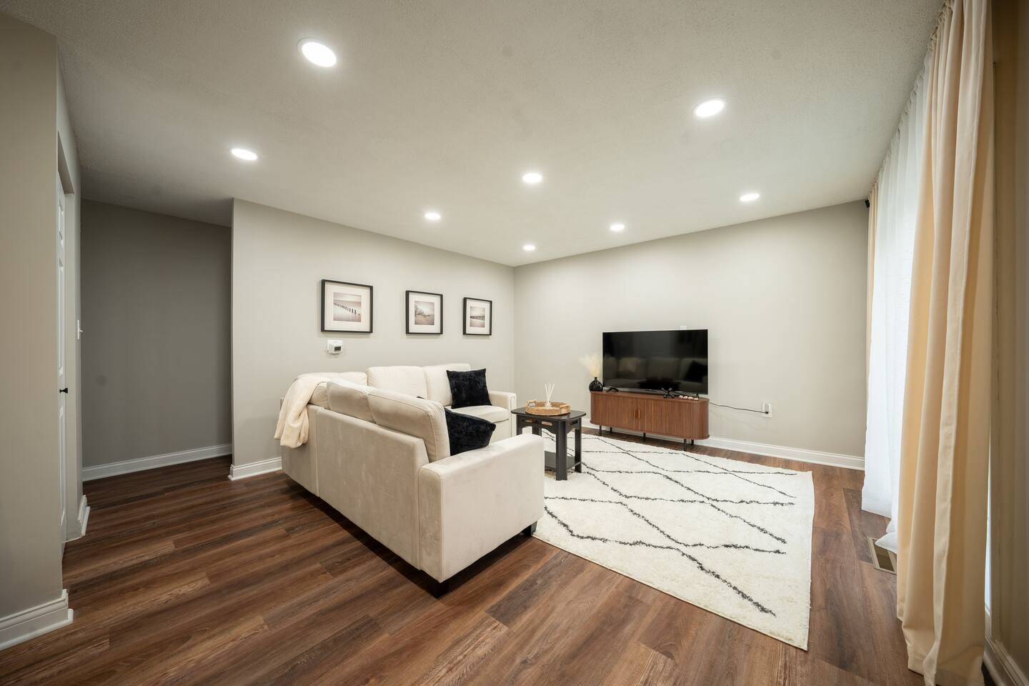 Chic 3BR Escape • Close to Shops & Dining