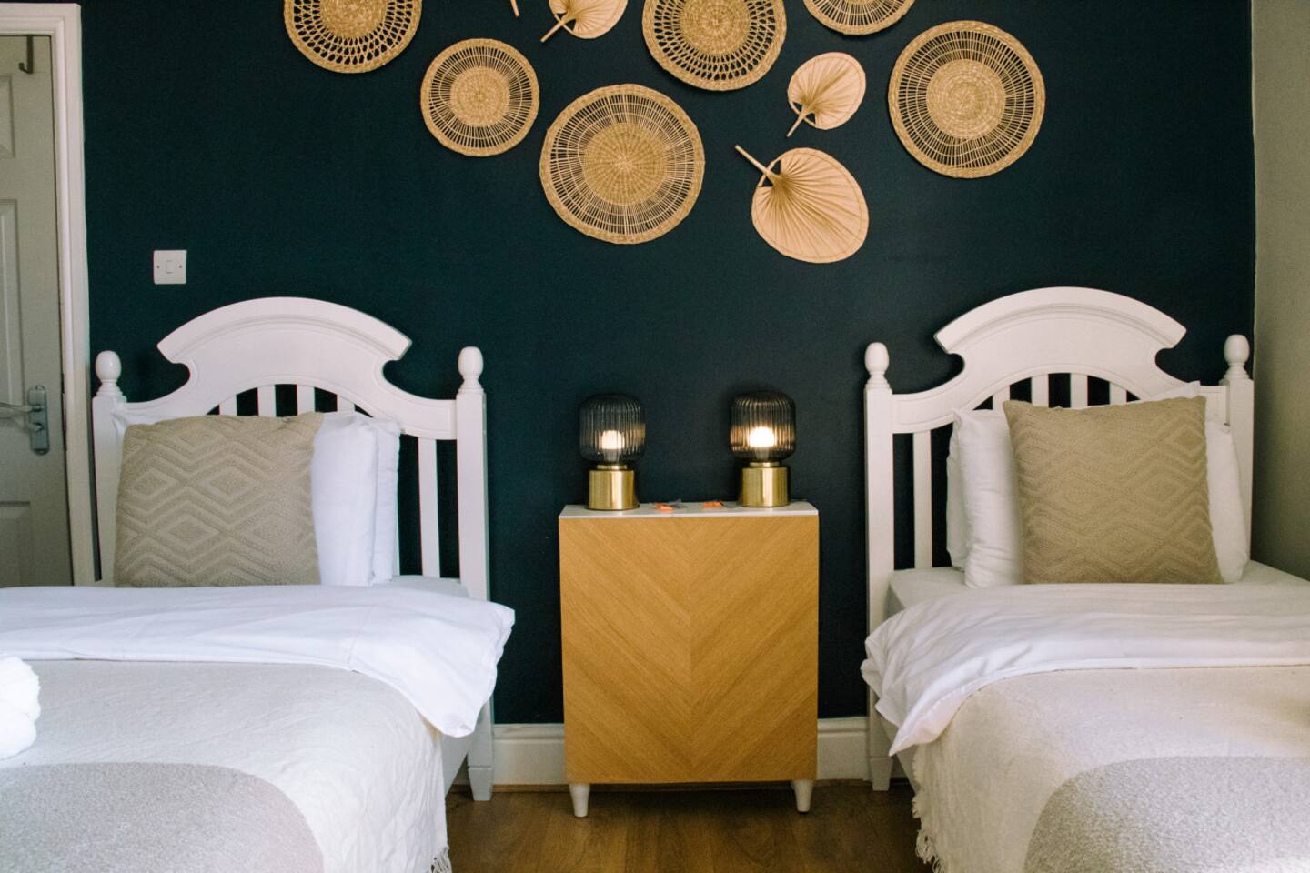 Comfy double room / zone 2 / Columbia flower mkt