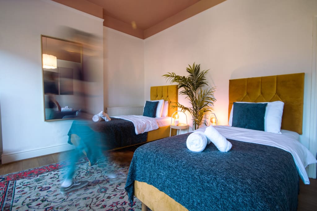 Enjoy EAST LDN at private triple Bedroom