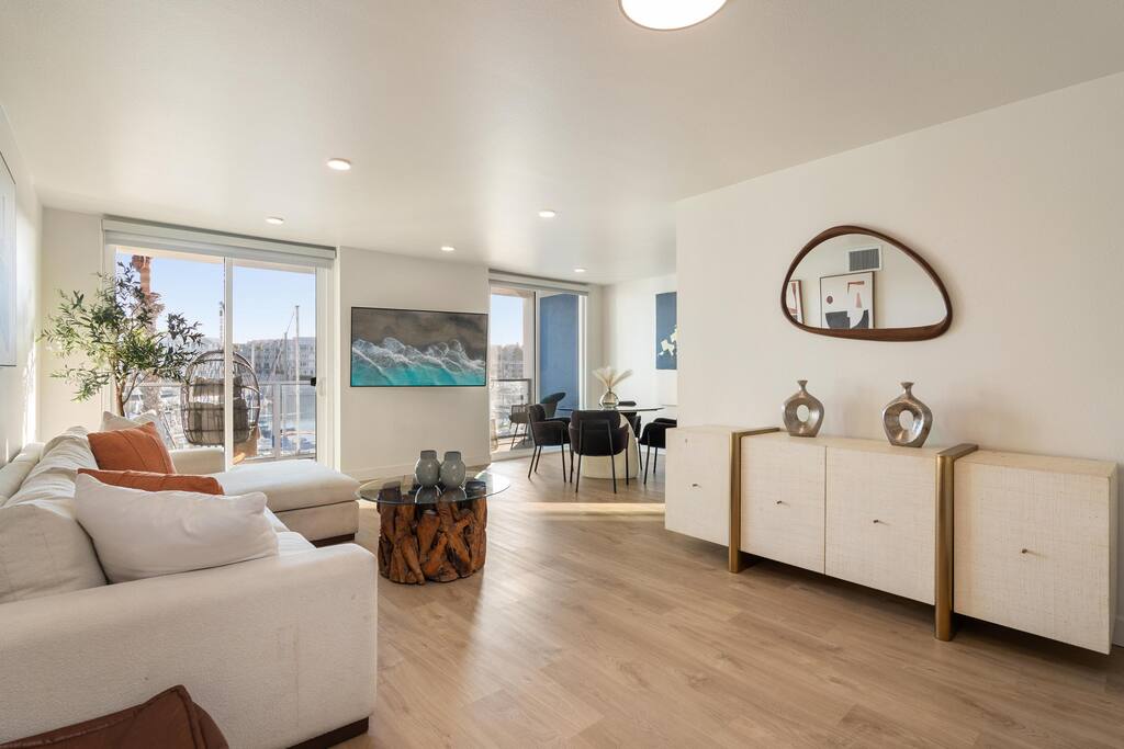 Waterfront Full Marina View Pool Jacuzzi Gym