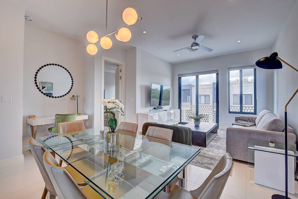 Modern Condo Steps from Beach | Gym & More!