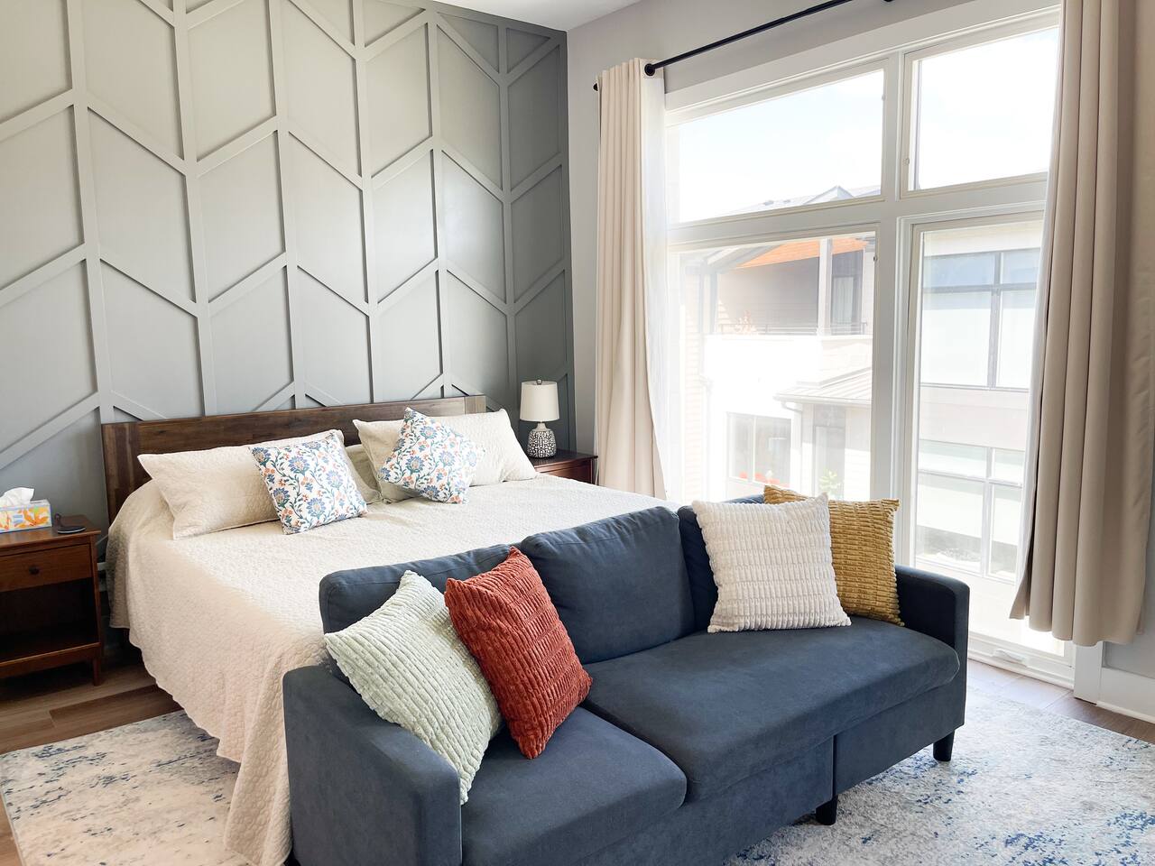 Live at Burny/ Spacious / Walkable/ Garage Parking