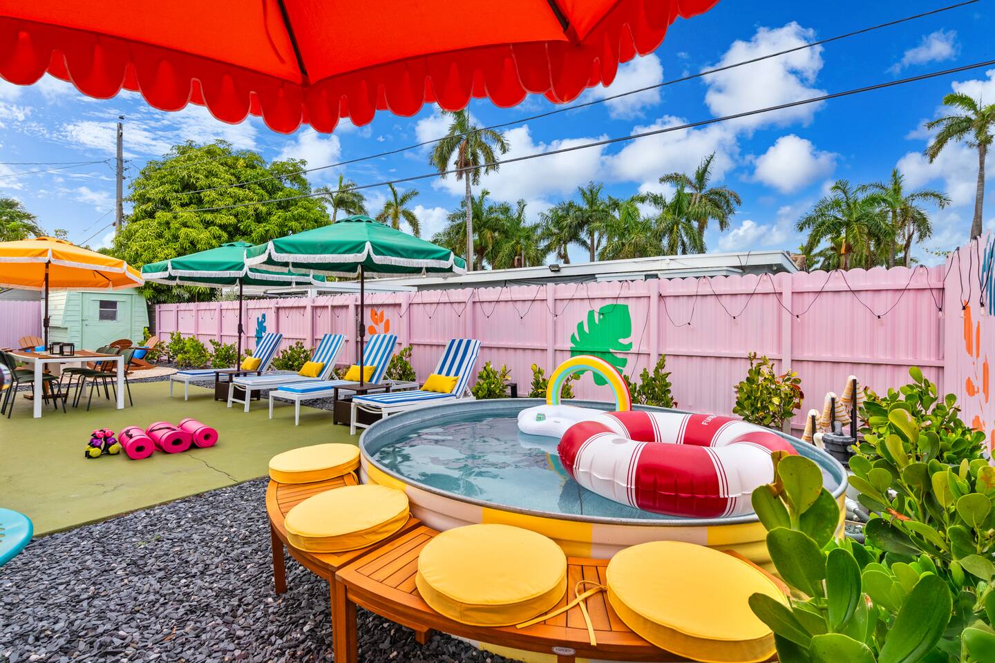 Backyard Oasis | MiniGolf, FirePit, PingPong, Fun!