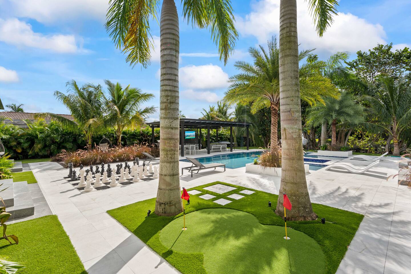 Waterfront Estate•7br•Heated pool•Spa•BBQ•Bsktball