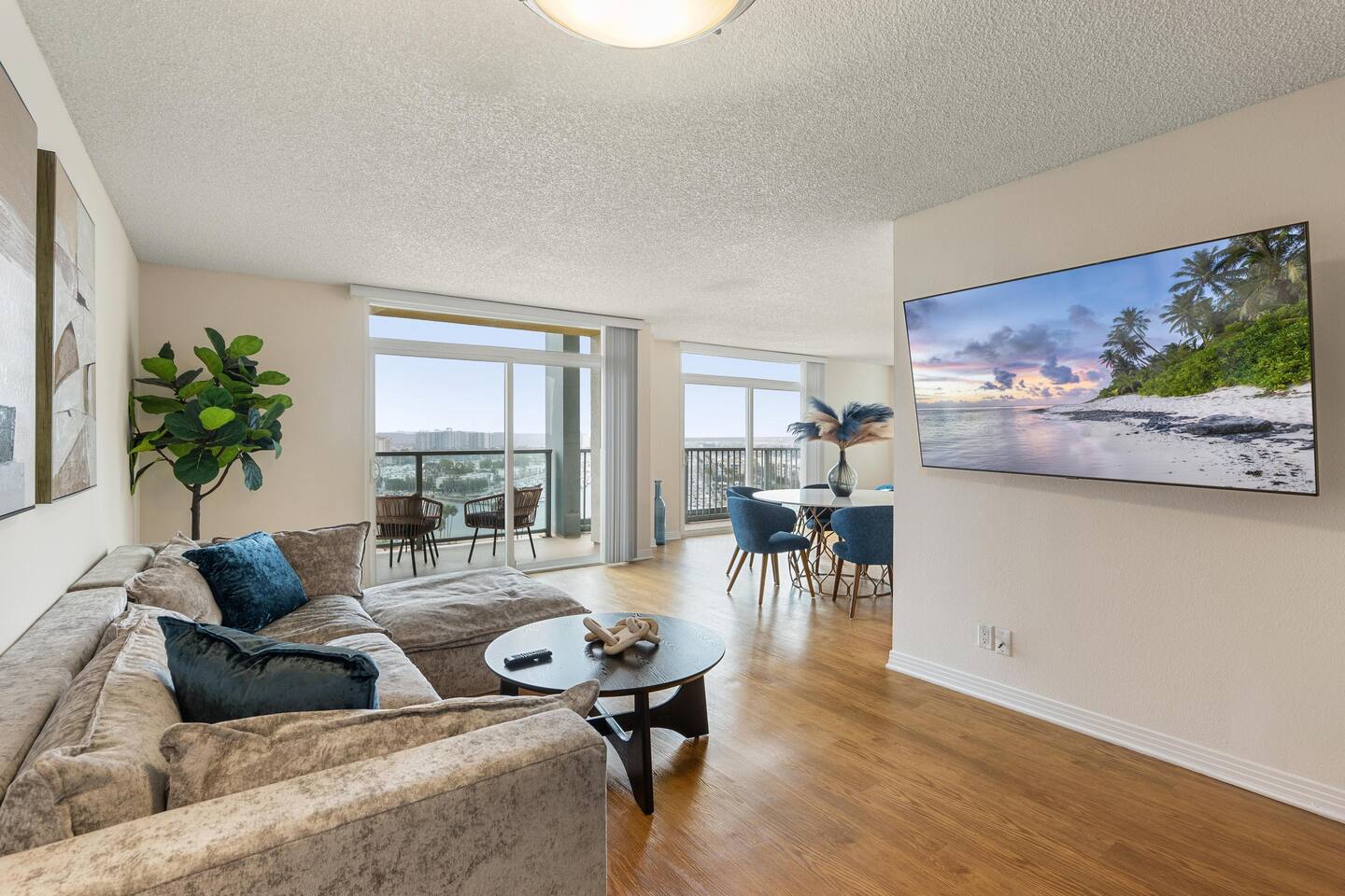 Smoky Quartz - Marina View Spacious 3BR near Yacht Club