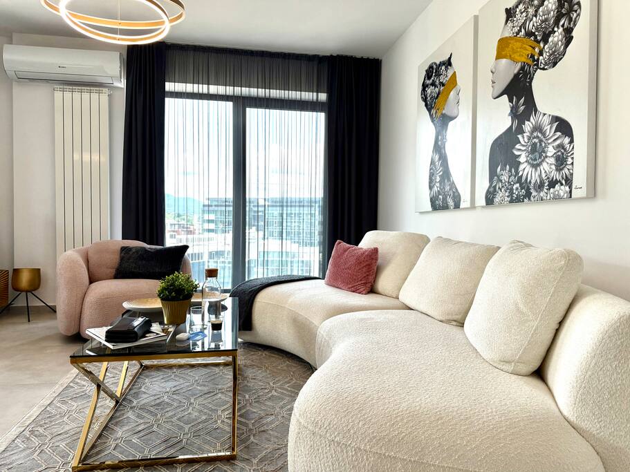 Cosher Via Bulgaria | Sky Suite