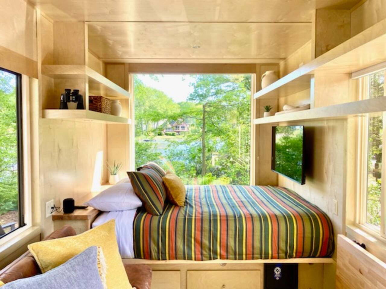 Water's Edge Tiny House Retreat