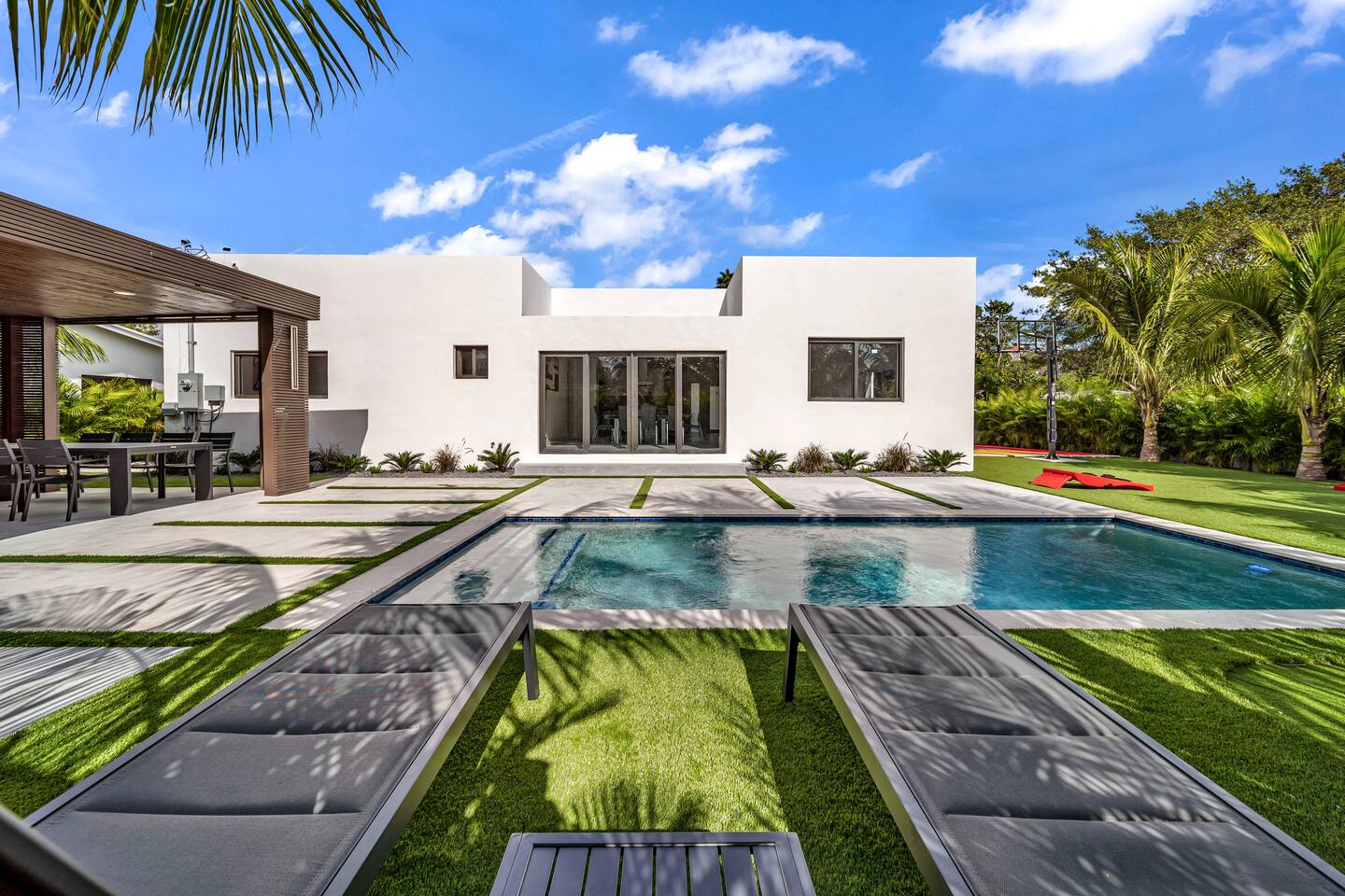 Heated Pool •Villa• 4br•Basketball•BBQ