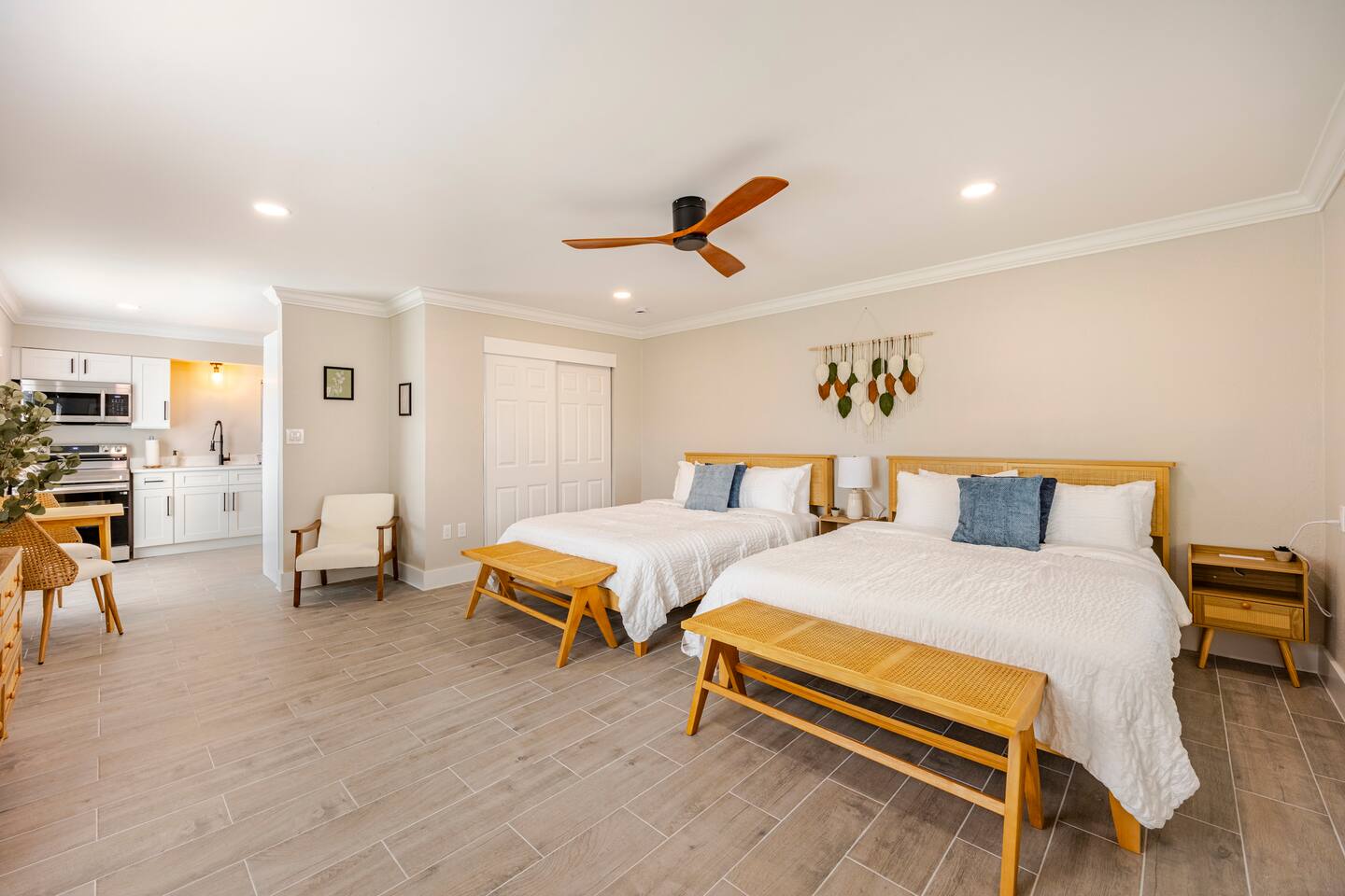 Bungalow 4ppl, 500ft to beach, BBQ, Beachgear