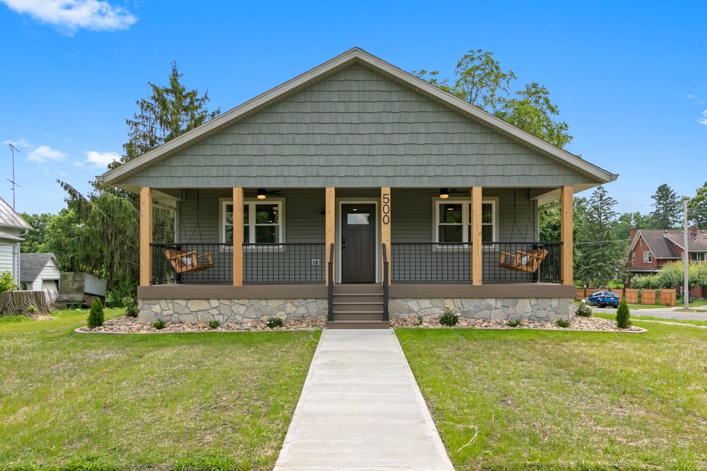 Baraboo Bungalow - Holiday Home