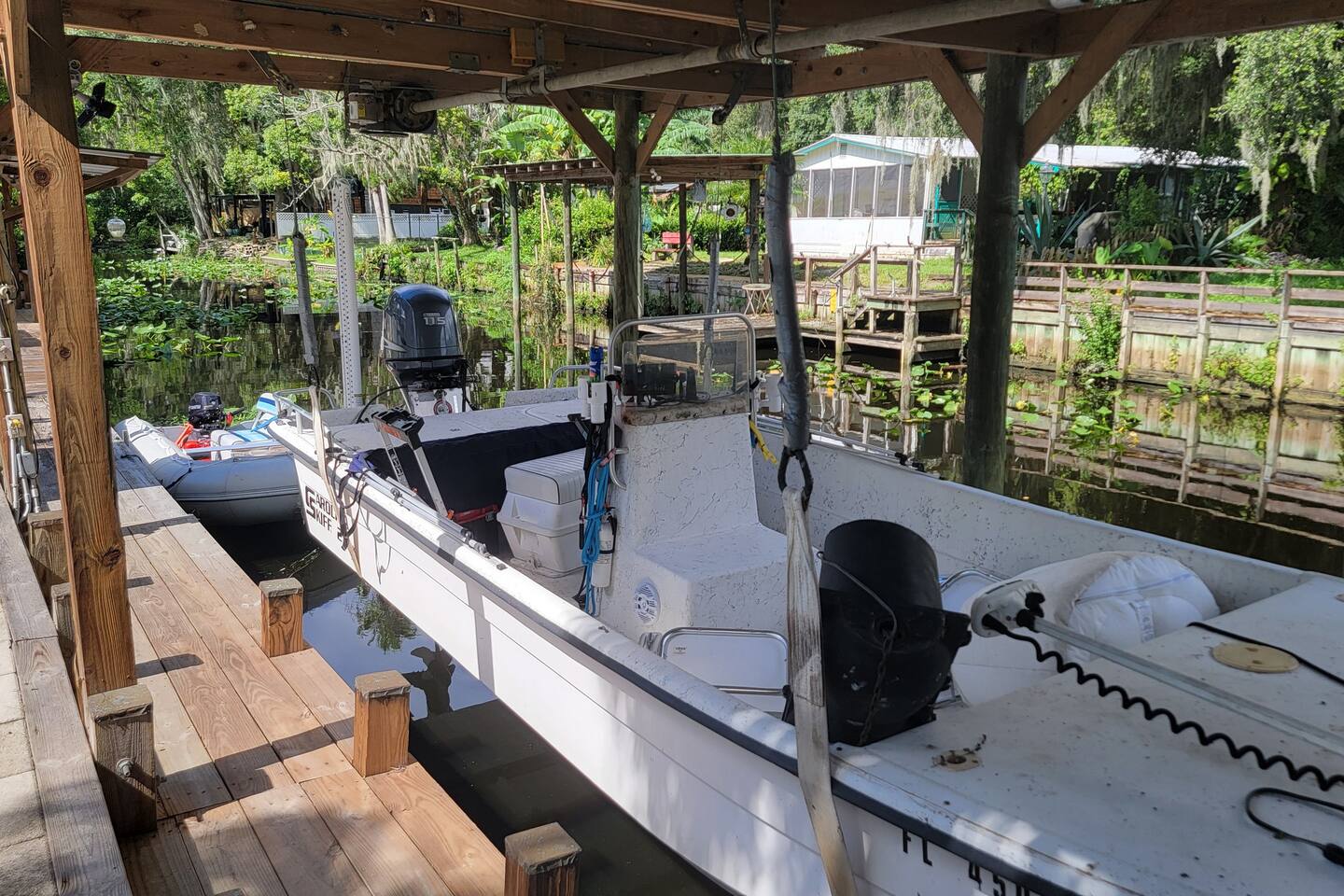 FREE BOAT to use ,Fish Camp, Water Front, Pets ok