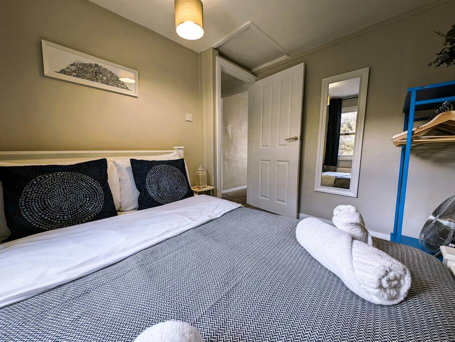 Quirky 2-bed Zone 2 / with outdoor area