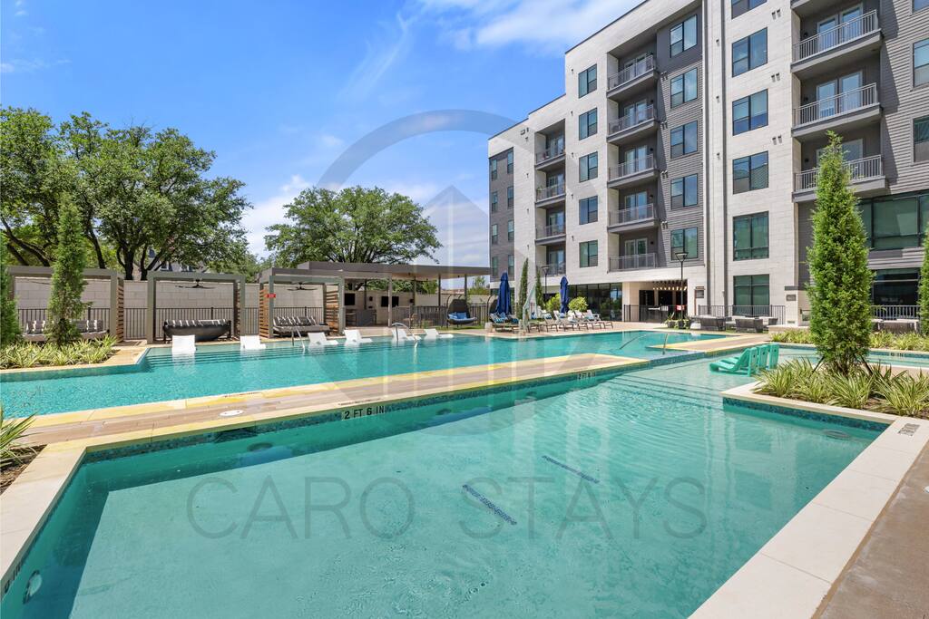 Luxury King Bed+Pool+Gym+Domain+Downtown+Q2Stadium