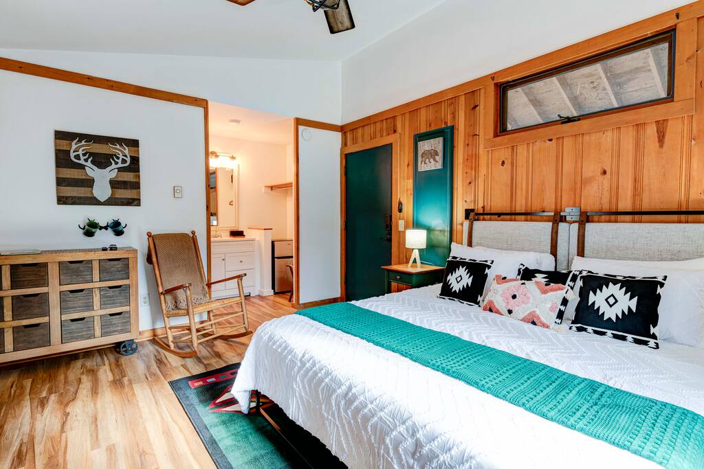 Trail-Ready Retreat in Historic Lodge Retreat