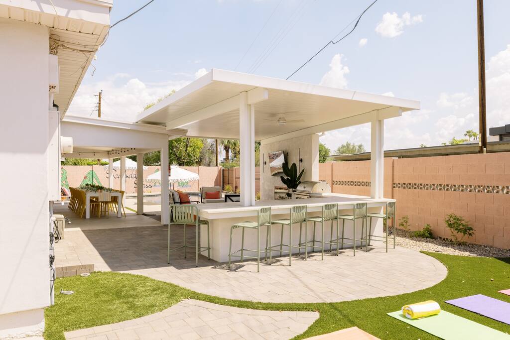 Outdoor Kitchen/Bar, Hot Tub, Heated Pool, Yoga