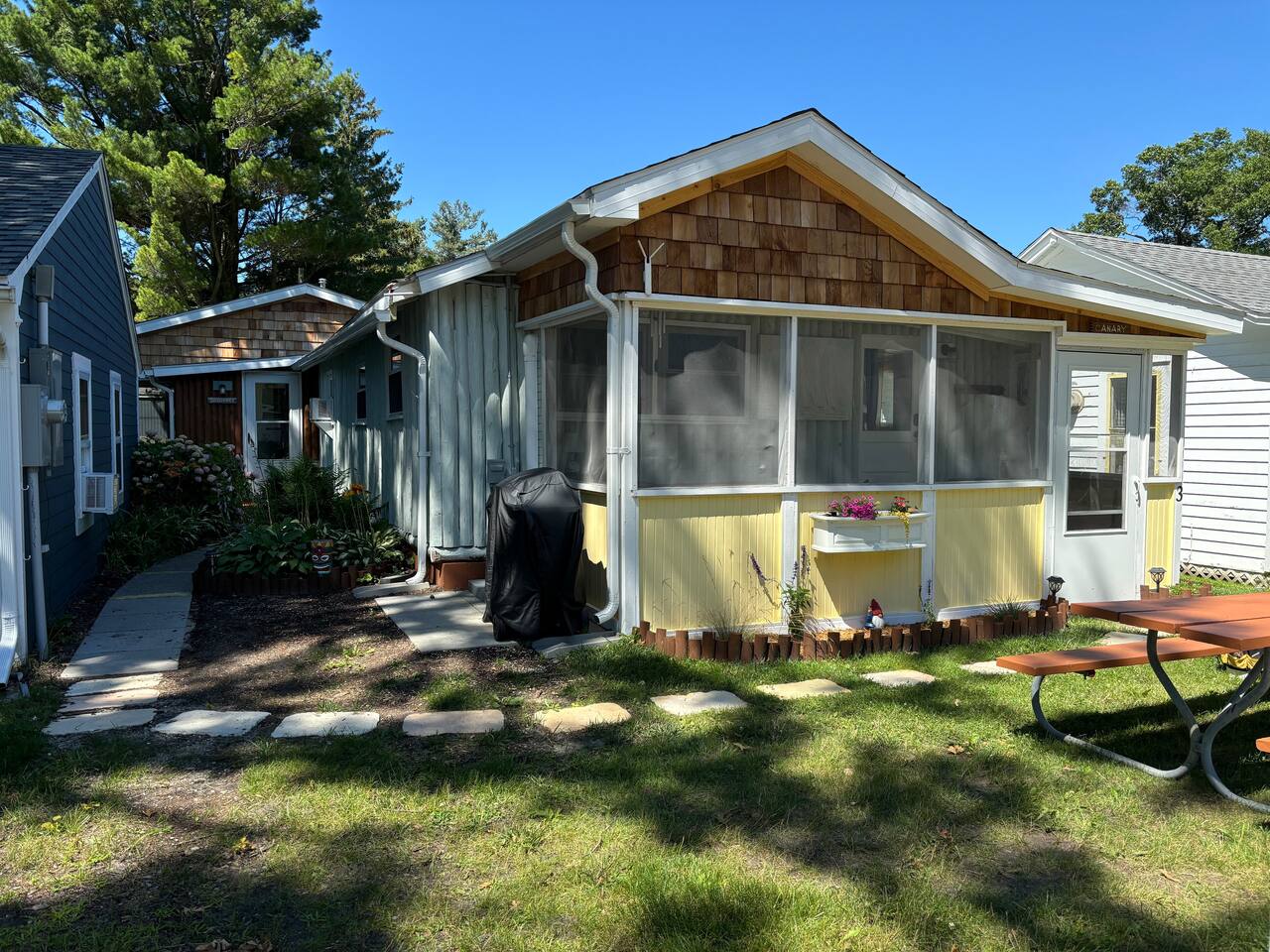 Canary Cottage-Lakeside-Boat Slip-Family Friendly