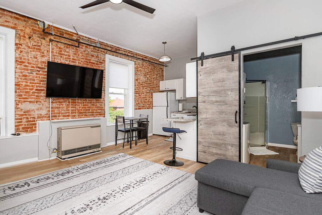 New! Heart of Downtown! Great for midterm stays