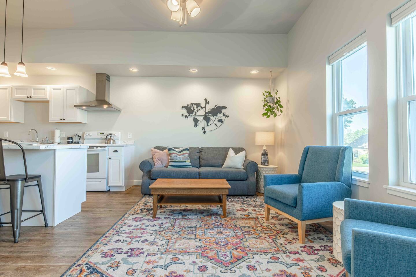 Cozy Downtown Apartment