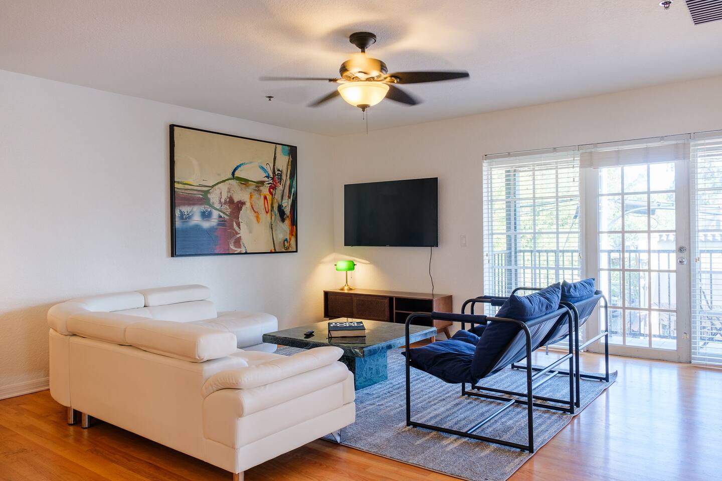 Thornton Park Luxury Loft | Free Prkg | Balcony