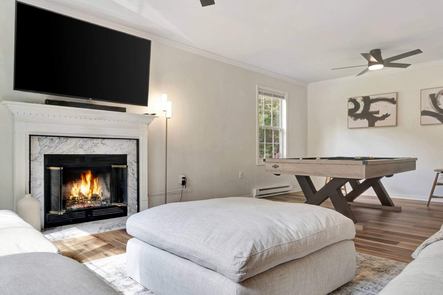 5BD Mountain Getaway w/ Wood Hot Tub & Pool Table