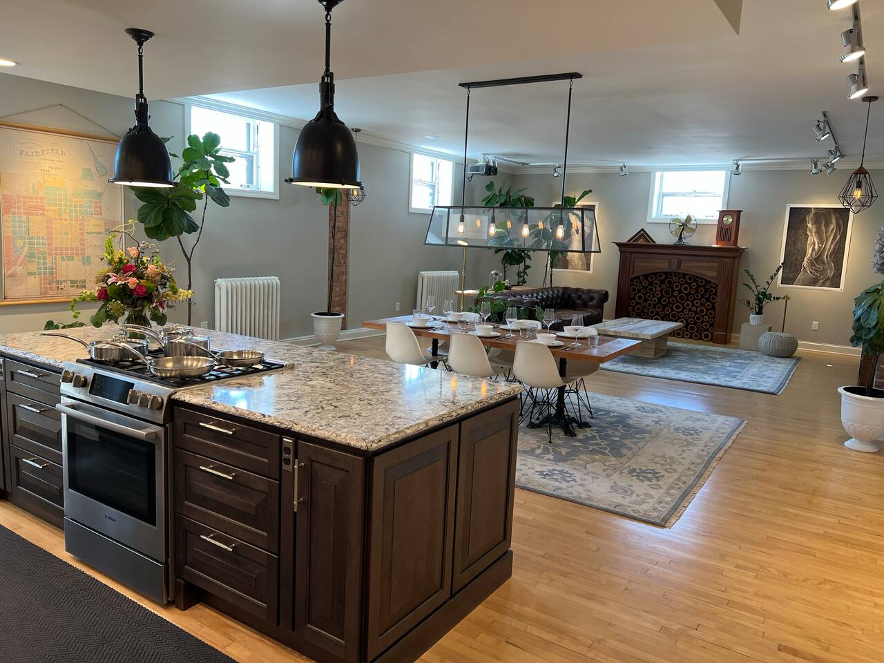 Penthouse Luxury + Hot Tub Private Roof Deck + EV