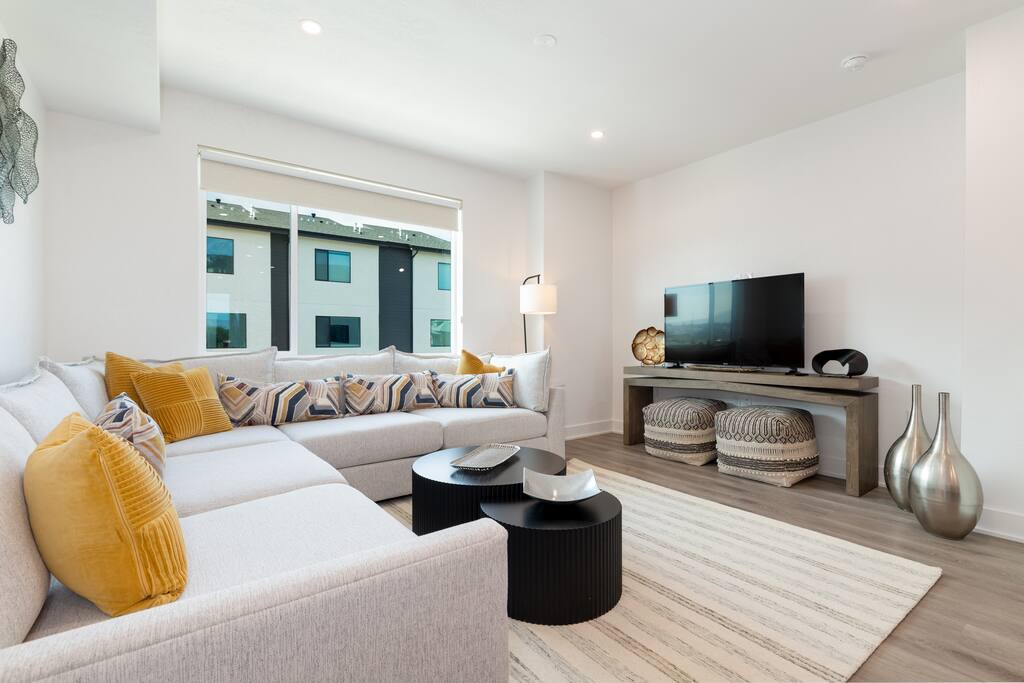 NEW Townhome in Downtown GJ! NO extra fees!