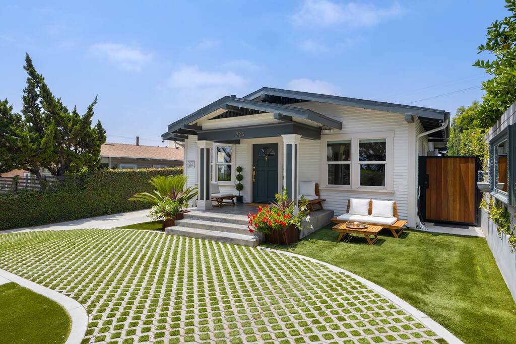 Historic Heart of Hollywood Newly Reno. w/ Firepit
