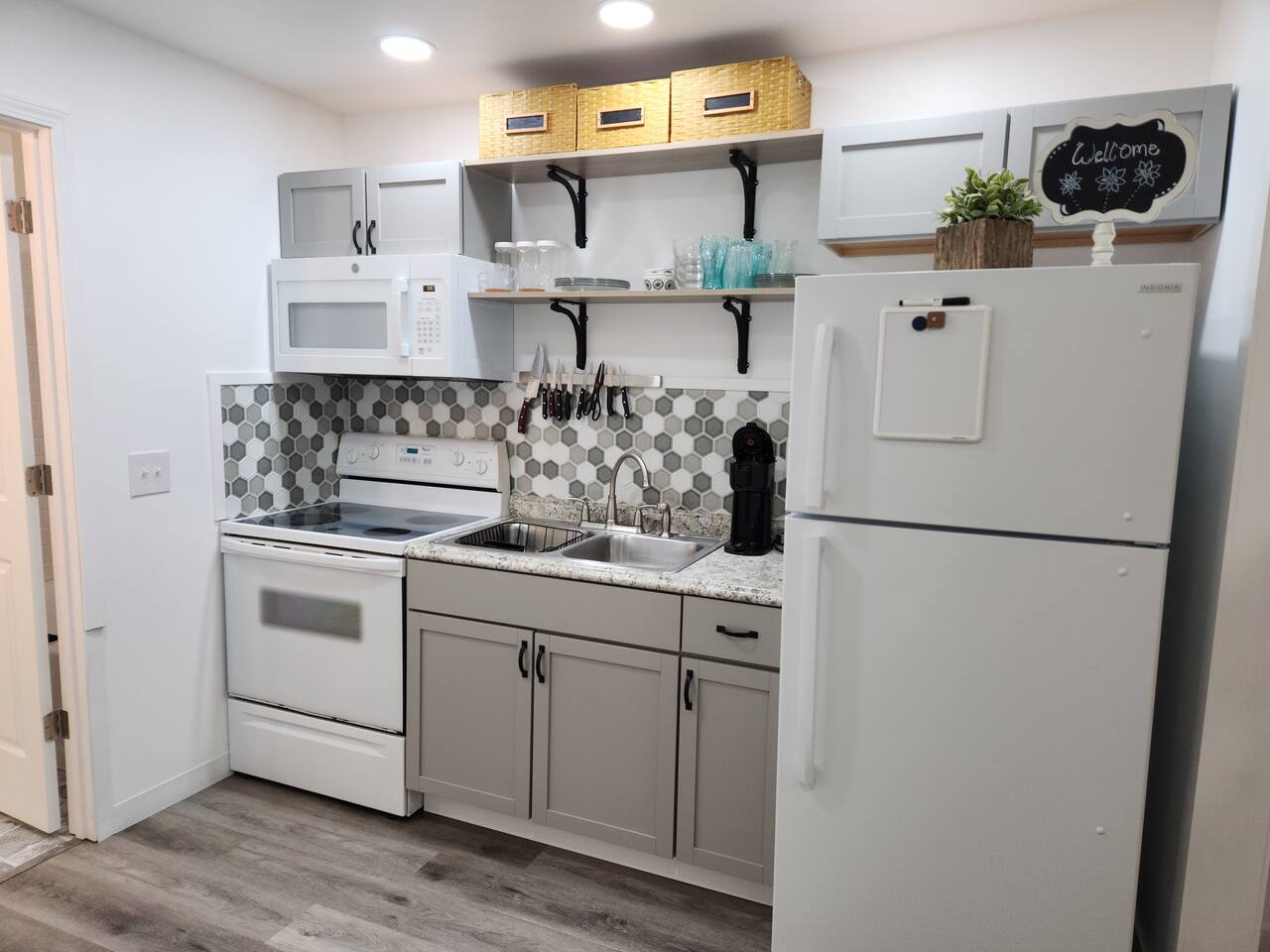 4th St Studio. Guest Favorite! Pet Friendly!