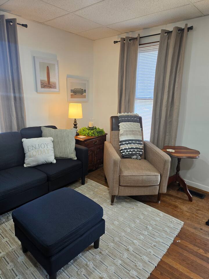 Kellie's Cottage. Pet Friendly!