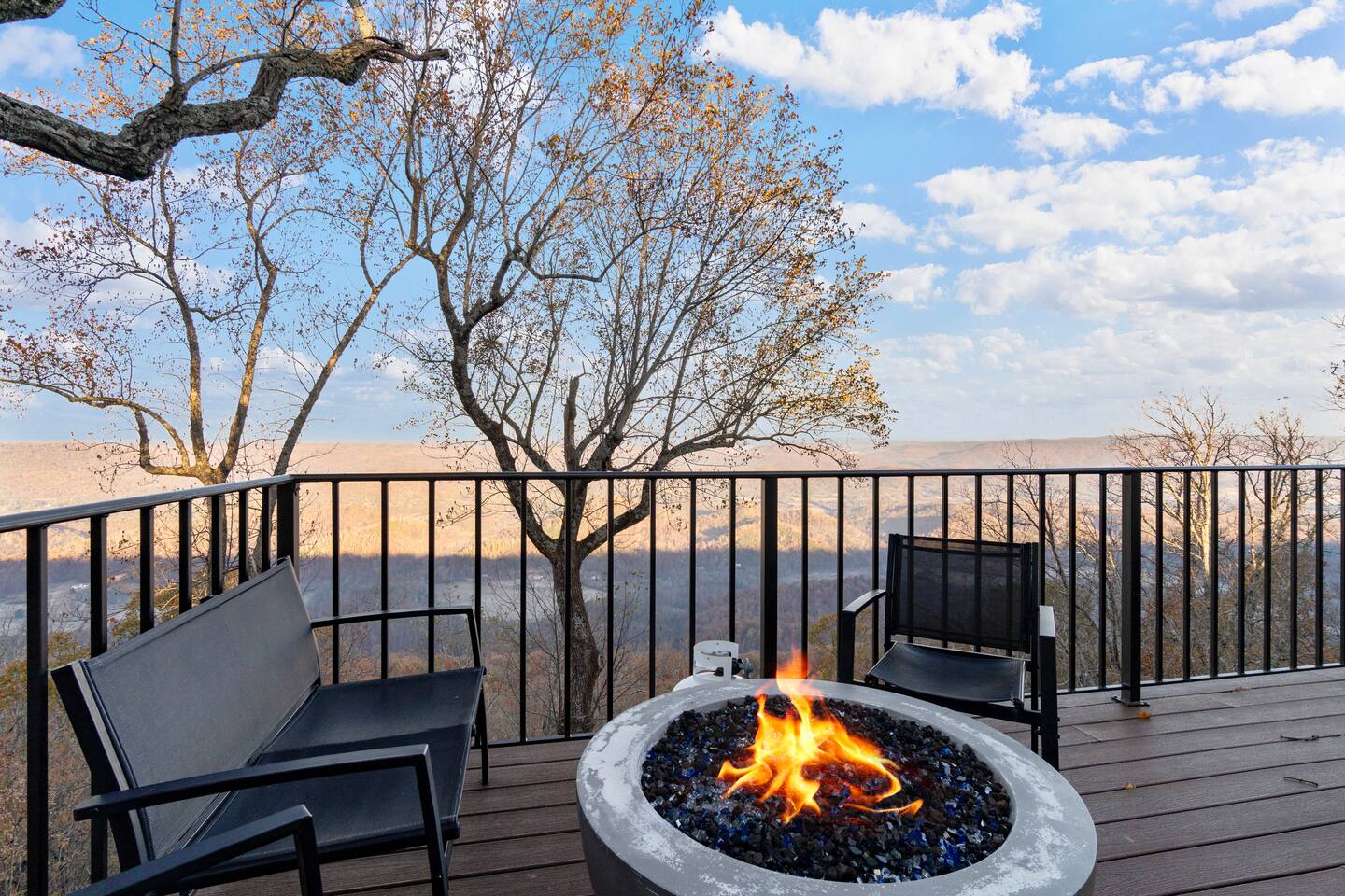 Breathtaking View | Soaking Tub | Fire Pit | Grill