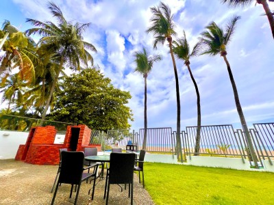 Isla Verde Beachfront 2BR/1.5 Bath, beach access