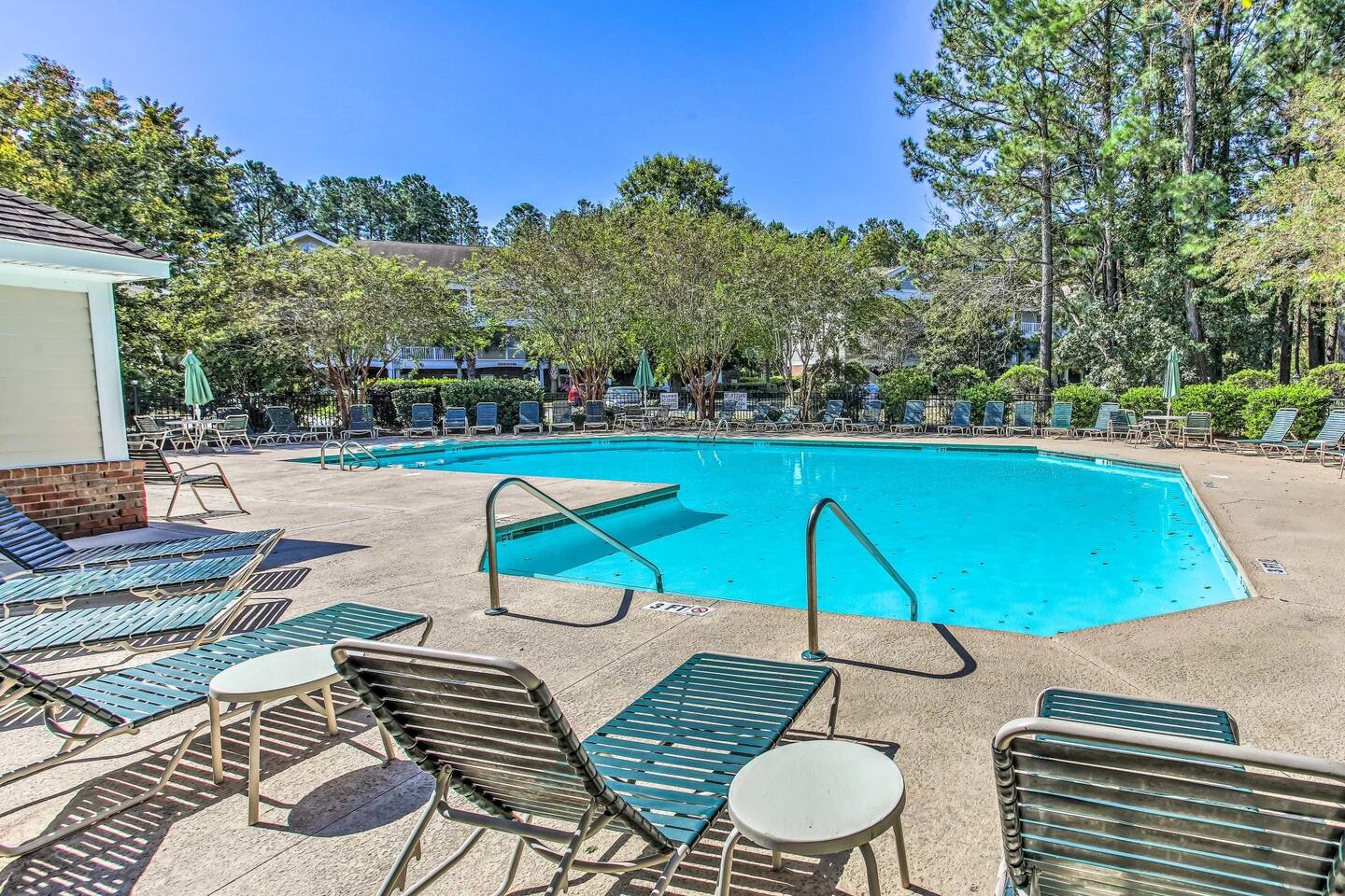 3BR Myrtle Beach Condo | King Bed + Pool