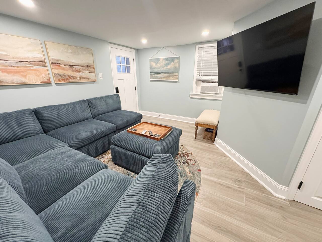 Newly Renovated | 2bd/1bt | 4 min walk to beach